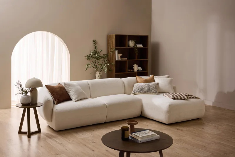 Courbe White Curved Chaise Sofa | Right Chaise | Sectional Sofa