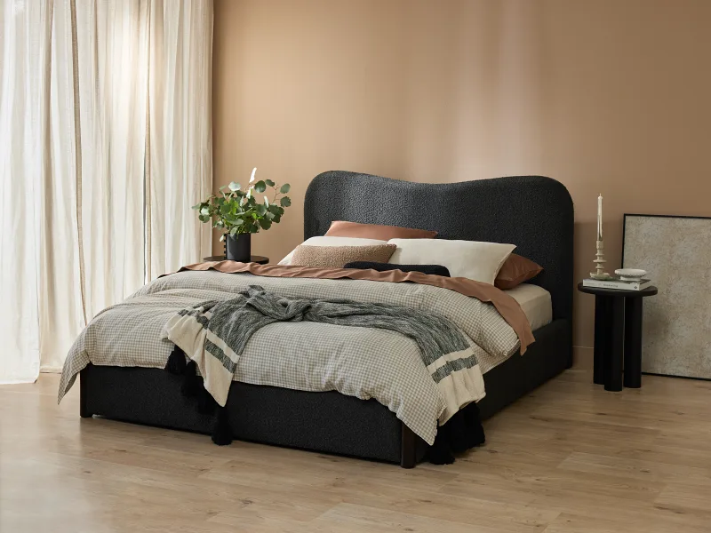 Cove Boucle Queen Bed | Black Boucle Fabric