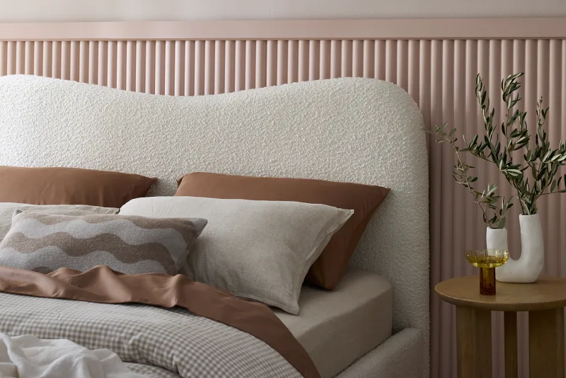 Cove Boucle Queen Bed | Ivory Boucle Fabric