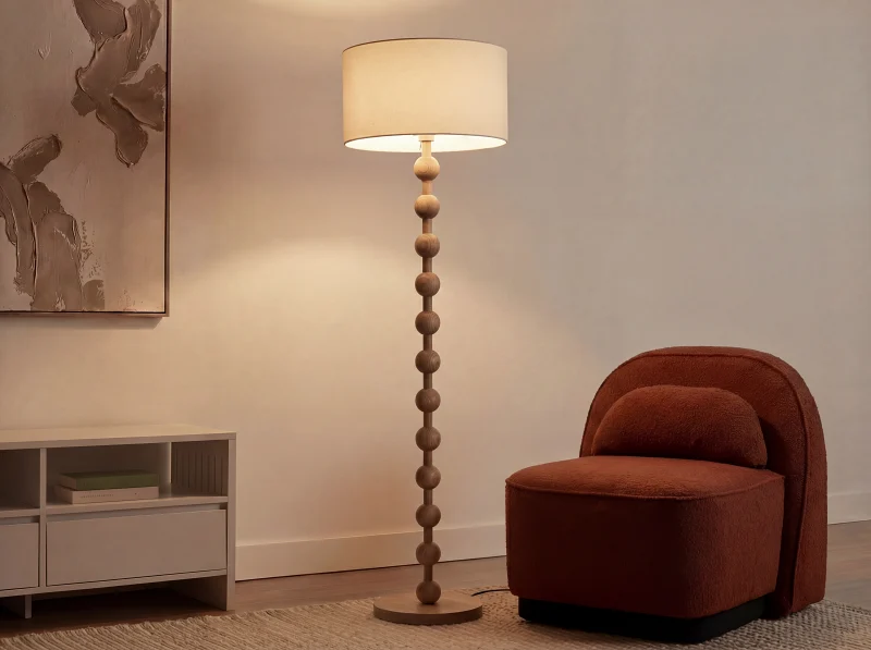 Sadie_floor_lamp_natural_on_lt0wbs