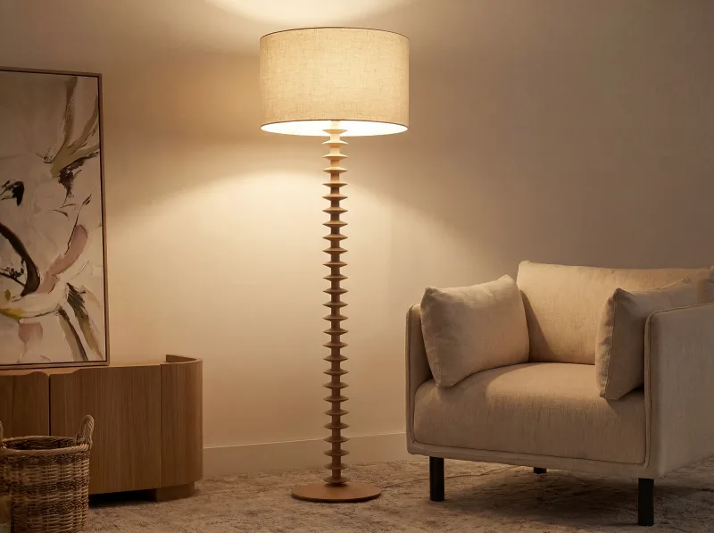 Valentina_flor_lamp_on_n1uann