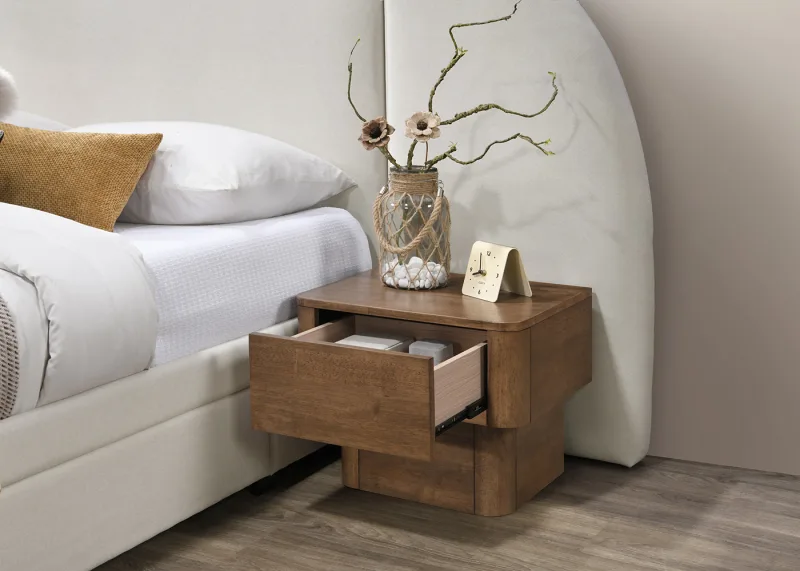 Vogue Hardwood Side Table | Walnut
