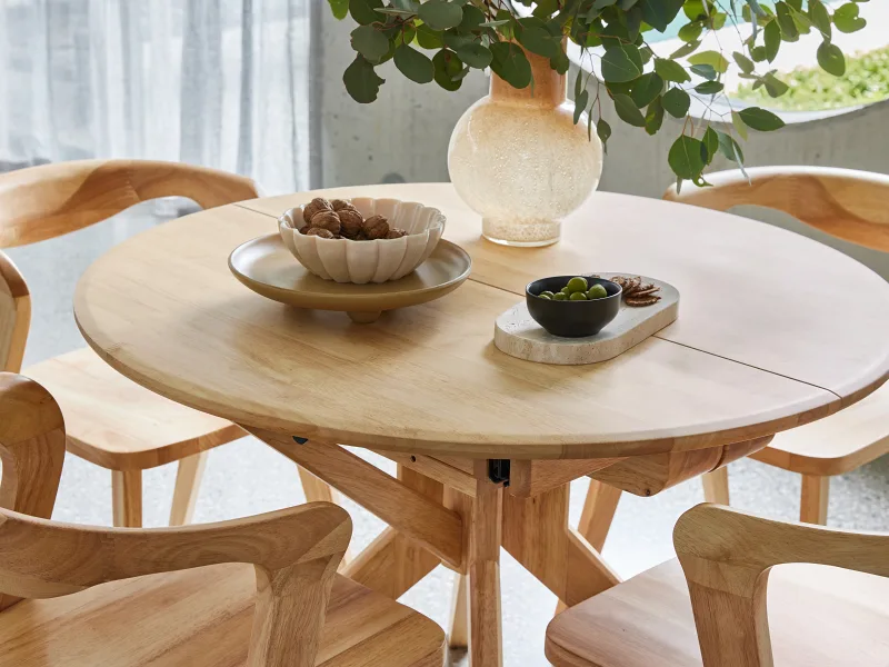 Casa Hardwood Extendable Dining Table | Round | Natural