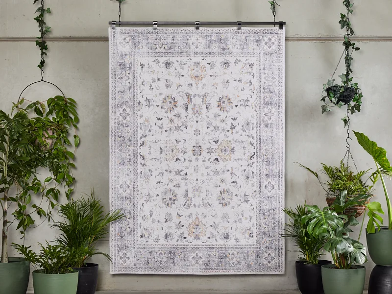 Wren Traditional Floral Pattern Rug