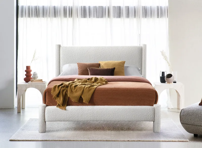Lomas Queen Bed | Ivory Fabric
