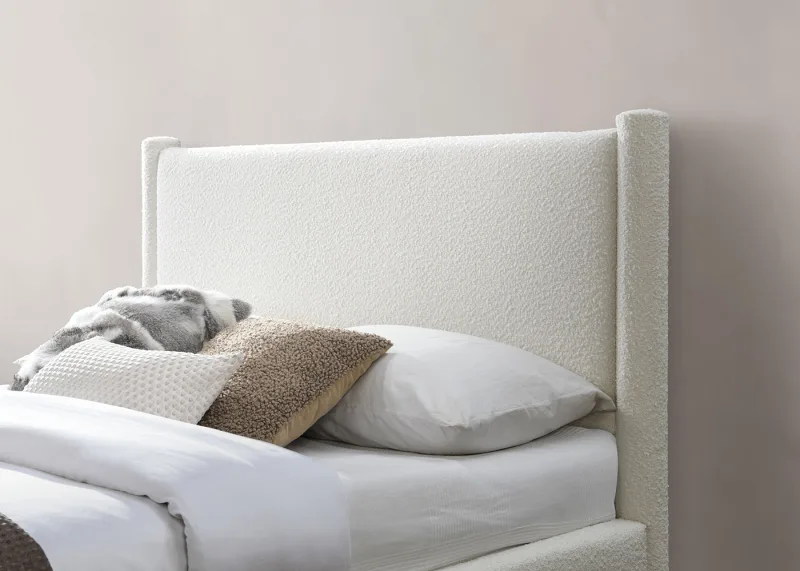 Lomas Queen Bed | Ivory Fabric