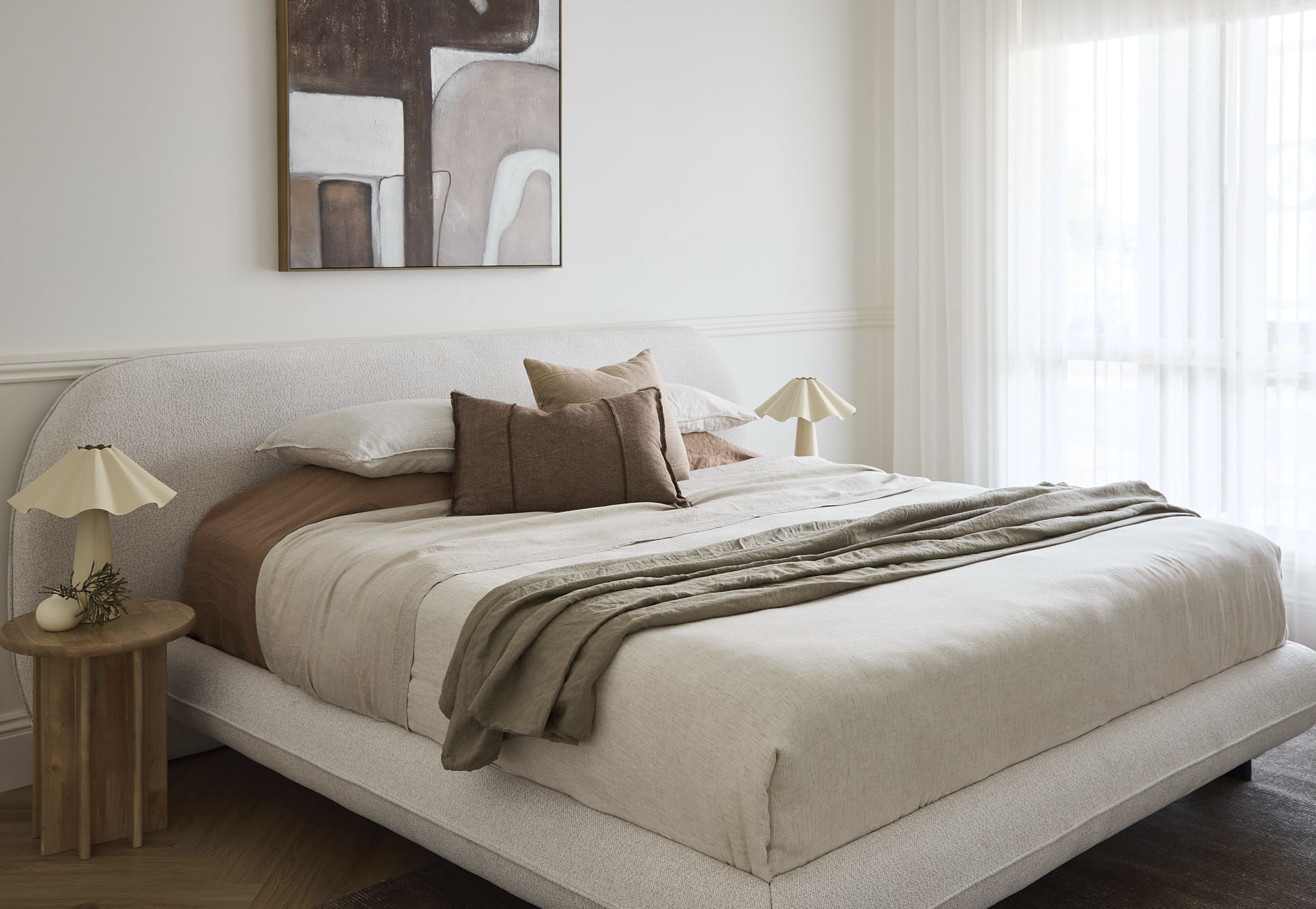 Berlyn King Bed | Ivory Fabric