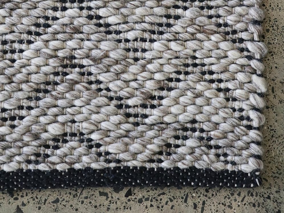 Crawford Pattern Wool Area Rug | 200x300cm