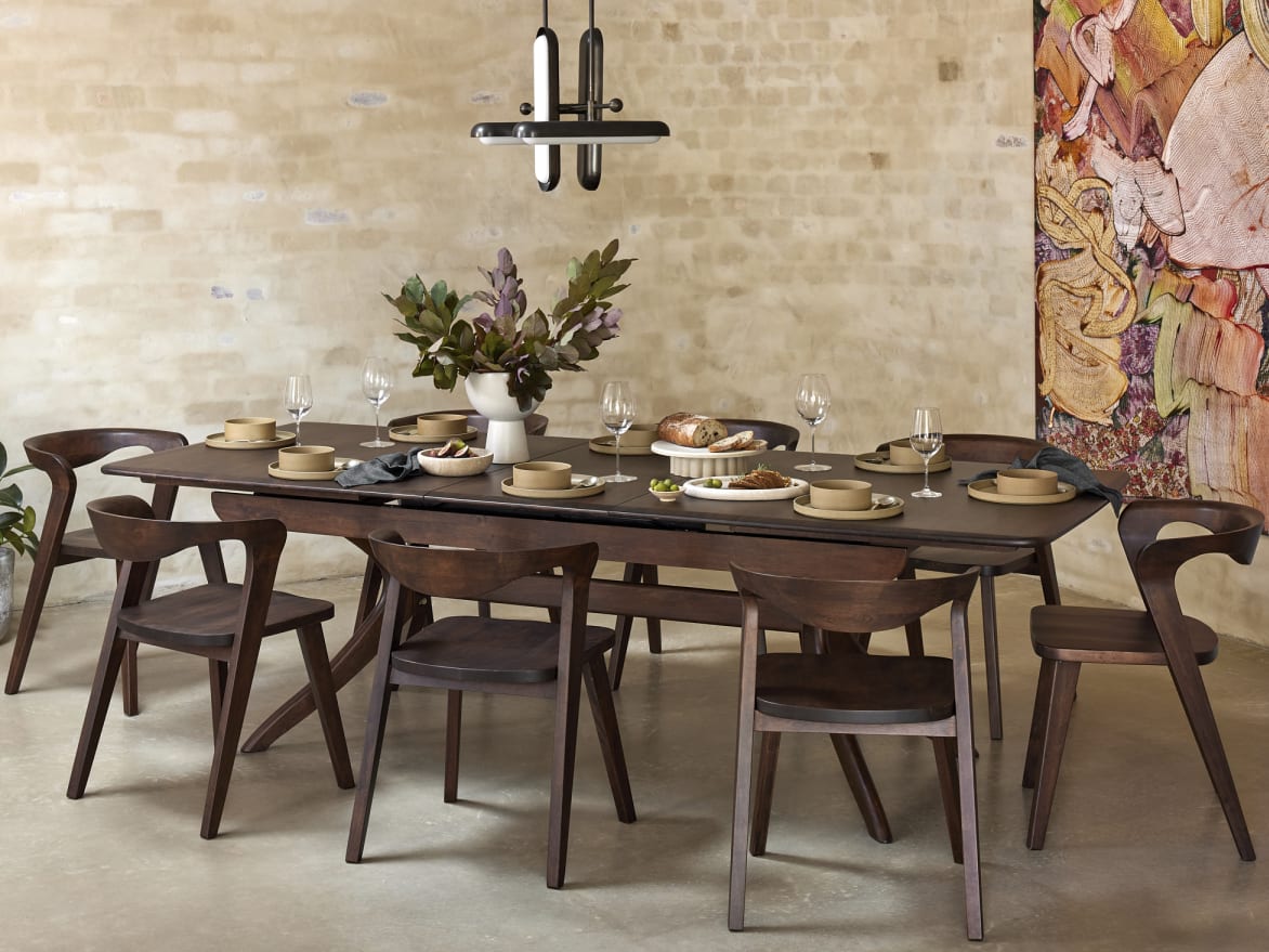 Villa Hardwood Extendable Dining Table (210 - 260cm) | Rectangle | Arabica Walnut