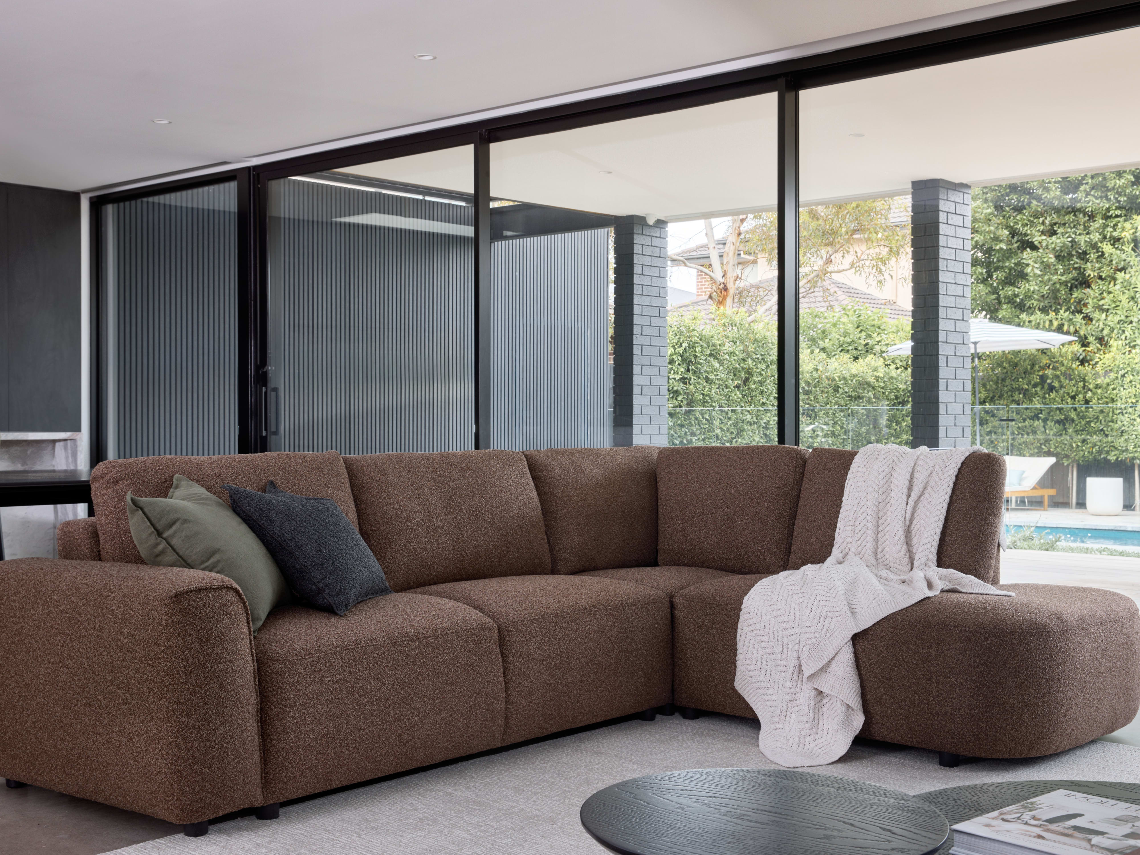 Melbourne_Brown_Sofa_-_right_chaise_u6e47a