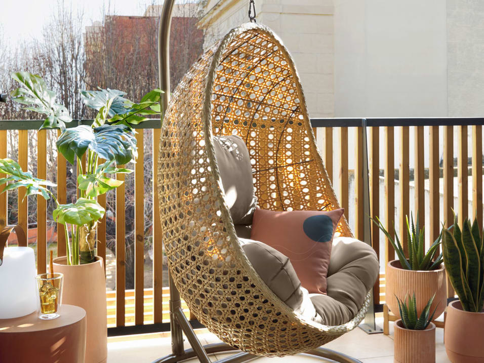 Shiloh Outdoor Hanging Chair