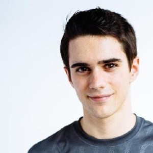 Evan Bacon
